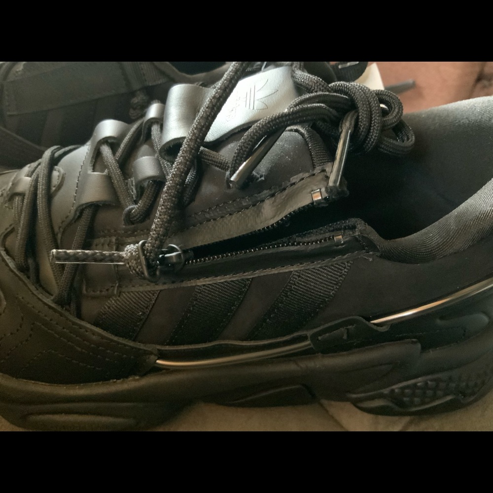Adidas - Picture 2 of 4